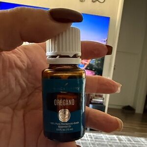 Young Living 100% Oregano Essential Oil
15ml
